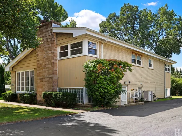 412 Warren Rd, Glenview, IL 60025