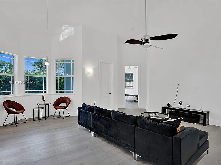 1207 SW 21st St — Photo 16