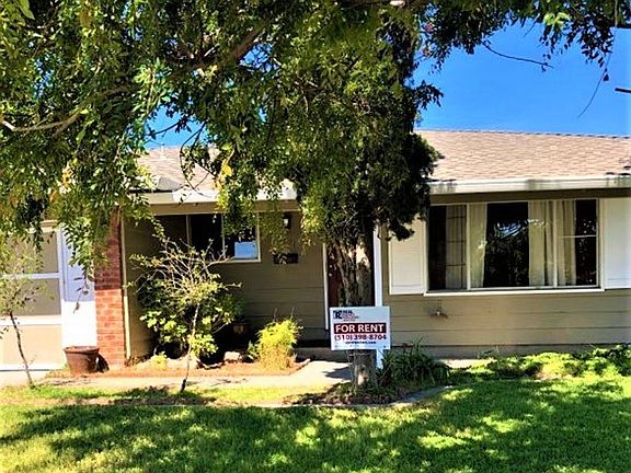 3rd image of 6421 Lupine Ct
