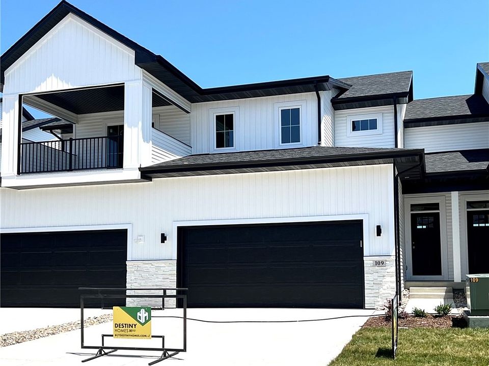 1st image of 109 NE Country Meadow Ln