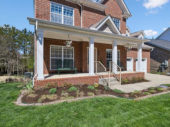 3rd image of 4576 Sawmill Pl