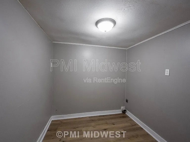 3165 Station St #A — Photo 12