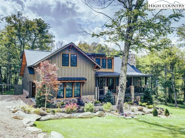 137 Green Cliffs Road, Sugar Mountain, NC 28604