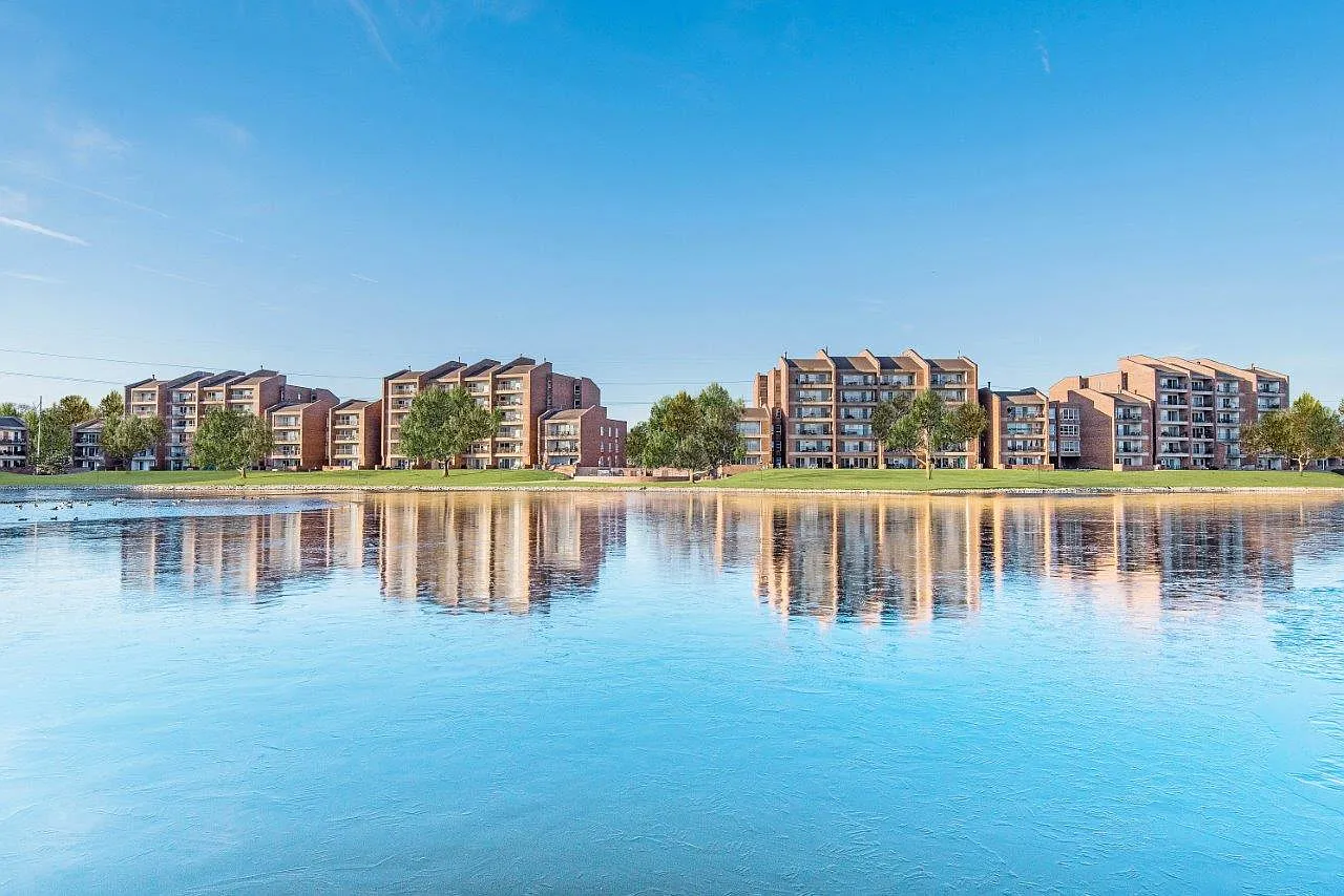 Regency Lakeside Apartment Homes — Photo 1