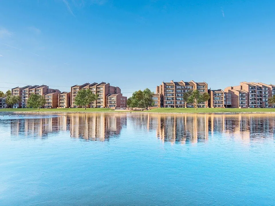 Regency Lakeside Apartment Homes