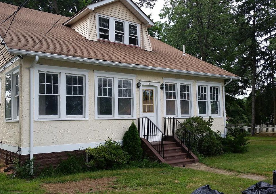 1st image of 219 Watson Ave