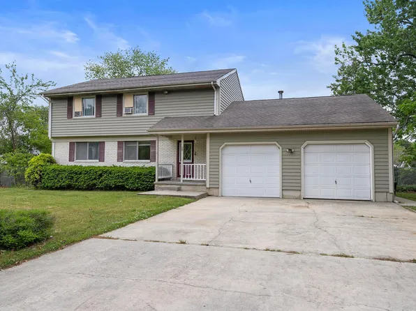 28 Memorial Dr, Barnegat, NJ 08005