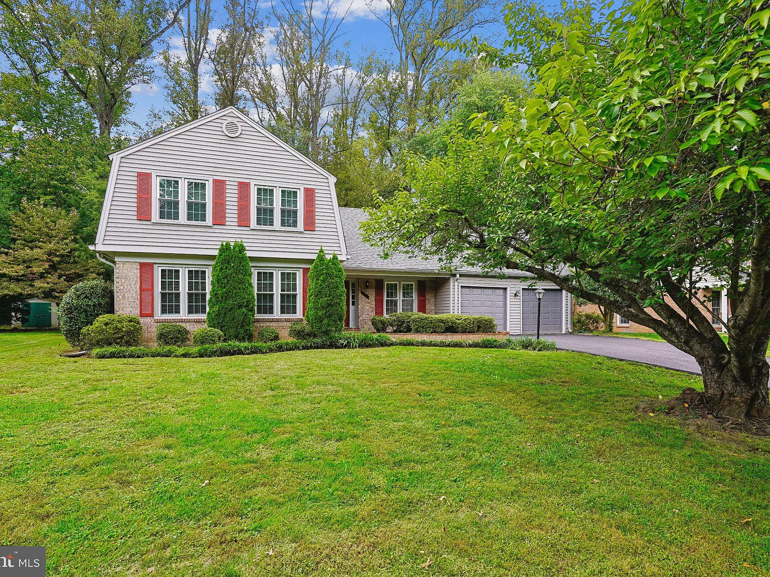 4 bed, 2.5 bath, 3456 sqft, $4,250 — Photo 1