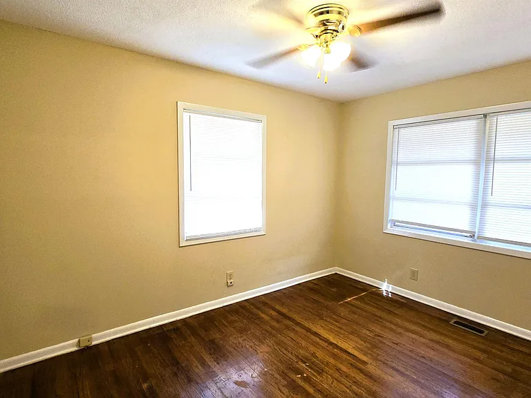 114 Forrester Dr — Photo 12