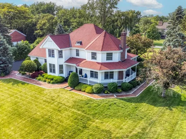 26 Carriage House Ln, Orland Park, IL 60467