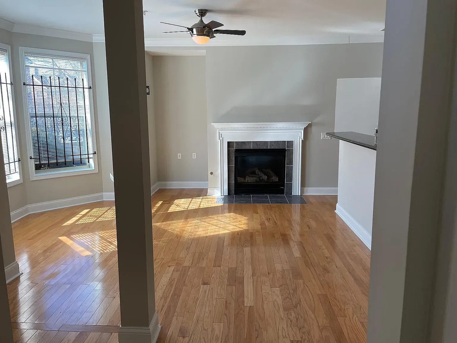 214 Stetson St — Photo 4