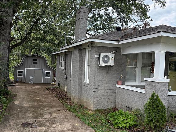 2nd image of 323 Fulton St