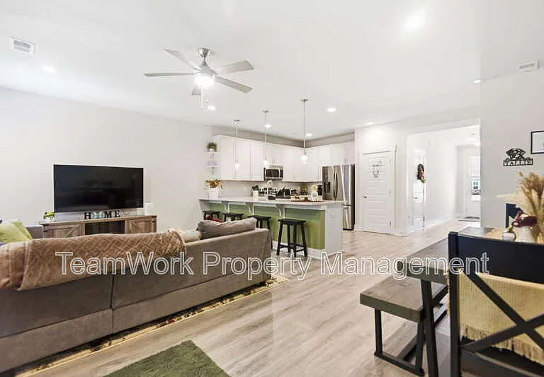 7722 Park Gate Dr — Photo 10