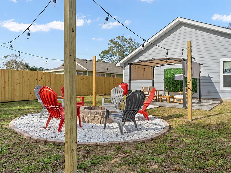 2815 W Lloyd St — Photo 34