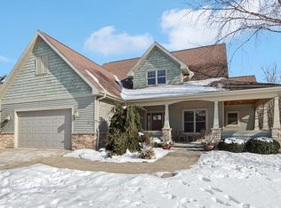 385 Wynnwood Dr, Verona, WI 53593
