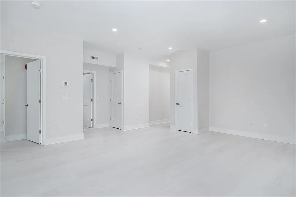 1 bed, 1.0 bath, 520 sqft, $2,300 — Photo 3