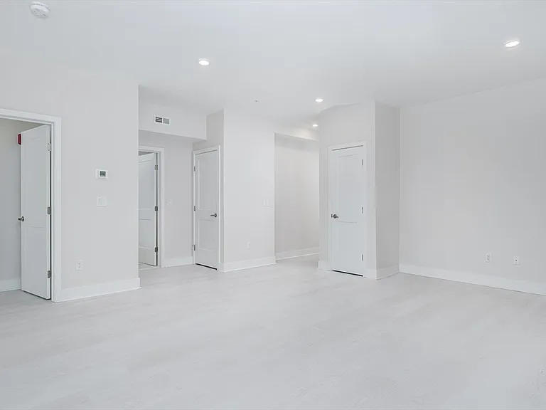 1540 N Shore Rd #305 — Photo 3