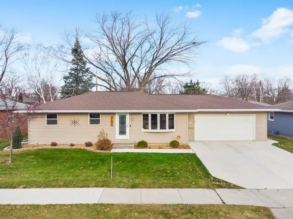 1190 Kenwood St, Green Bay, WI 54304