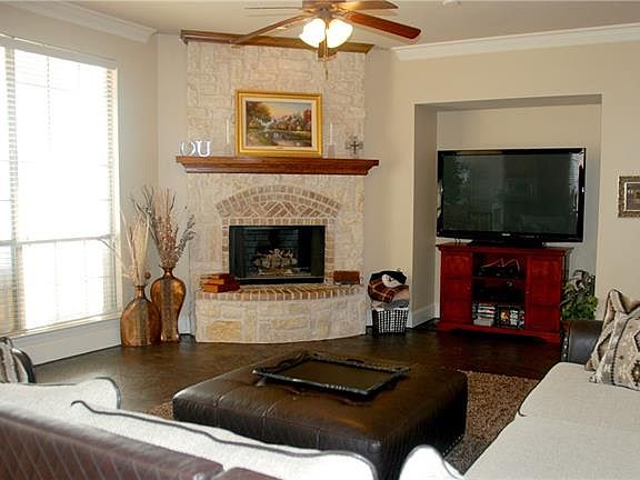 5th image of 400 Northshore Ct