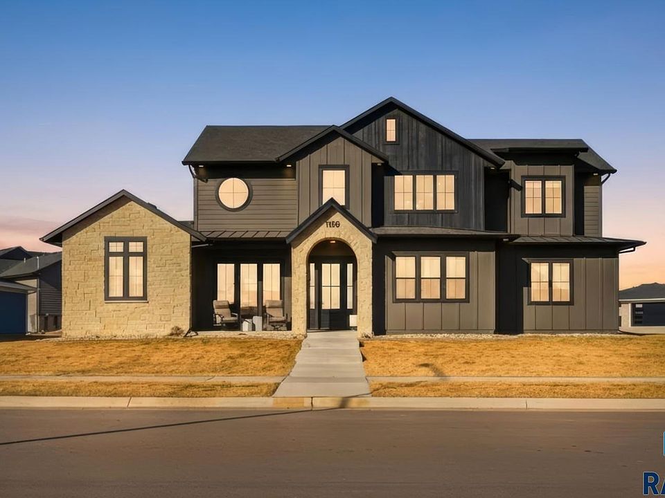 1st image of 1130 E Madison St