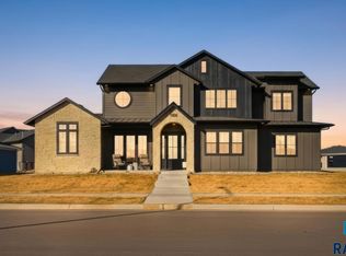 1130 E Madison St, Tea, SD 57064