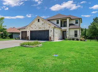 208 Saint Andrews Dr, Mabank, TX 75156