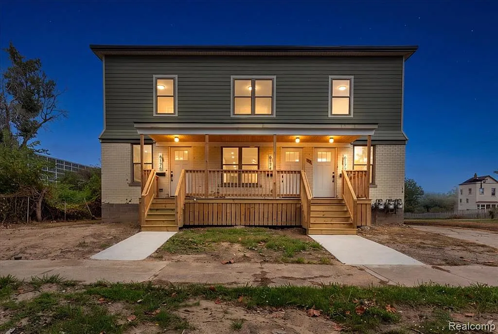 2 bed, 1.5 bath, 888 sqft, $1,600 — Photo 1