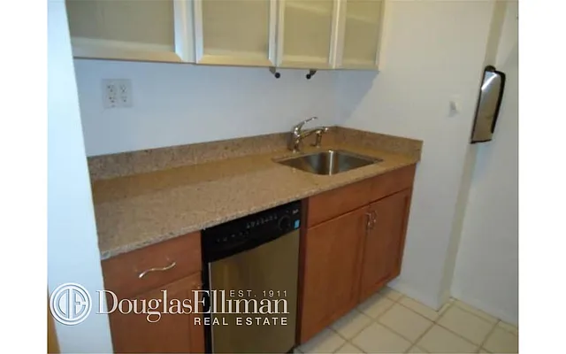 Rented by Douglas Elliman | media 51