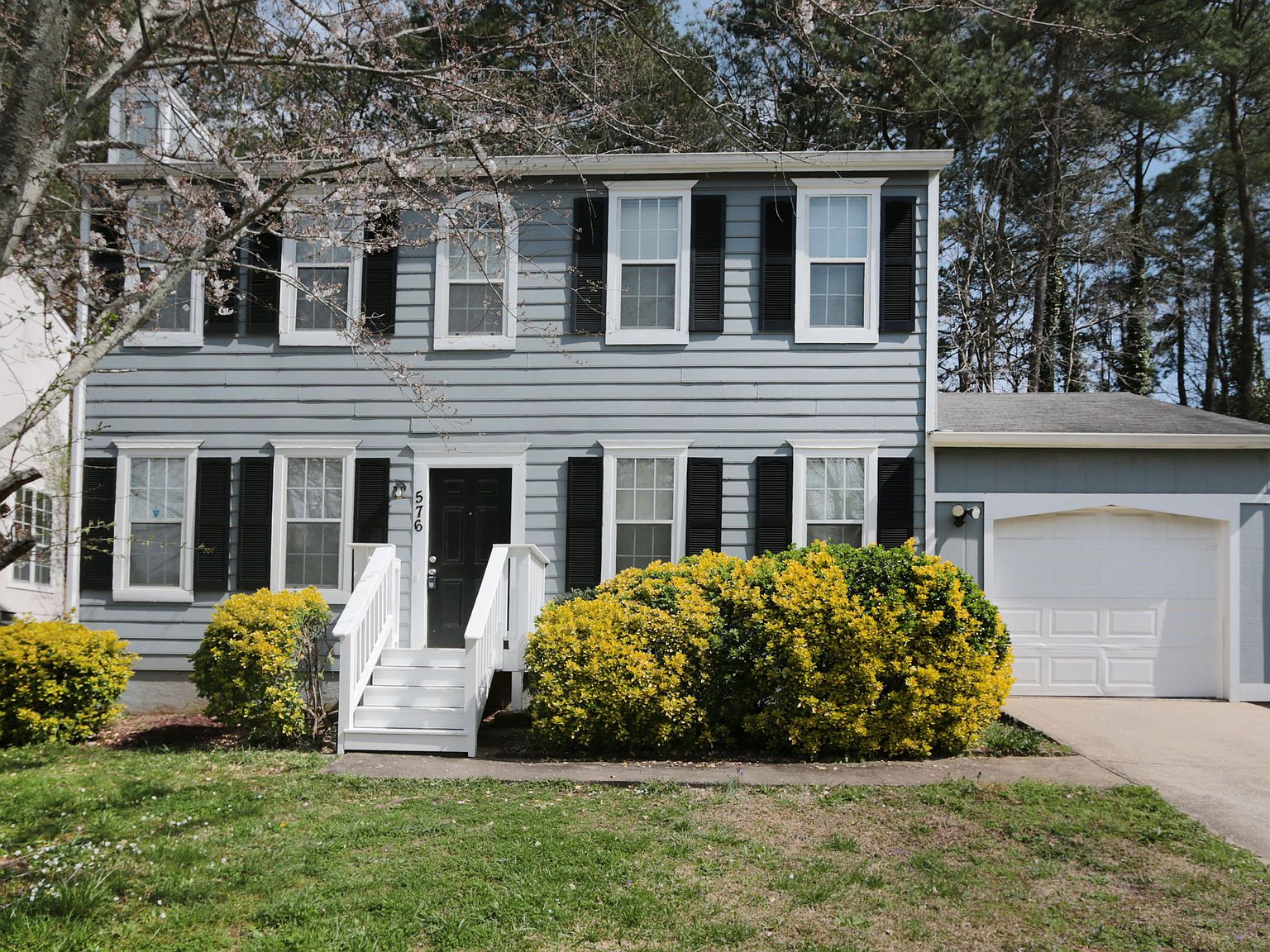 576 Woodcrest Manor Dr, Stone Mountain, GA 30083 Zillow