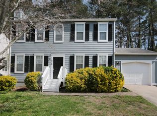576 Woodcrest Manor Dr, Stone Mountain, GA 30083