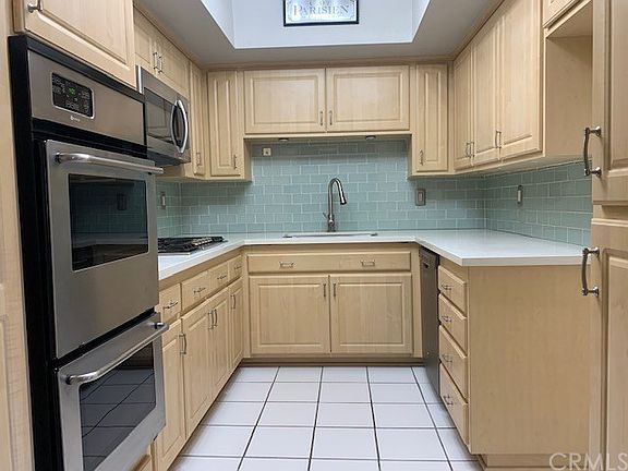 4th image of 620 N Kenwood St Unit 305