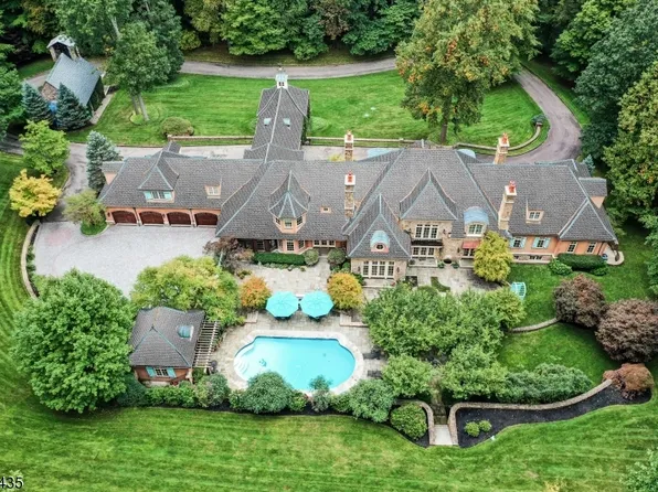 8 Chapel Ln, Mendham Boro, NJ 07945