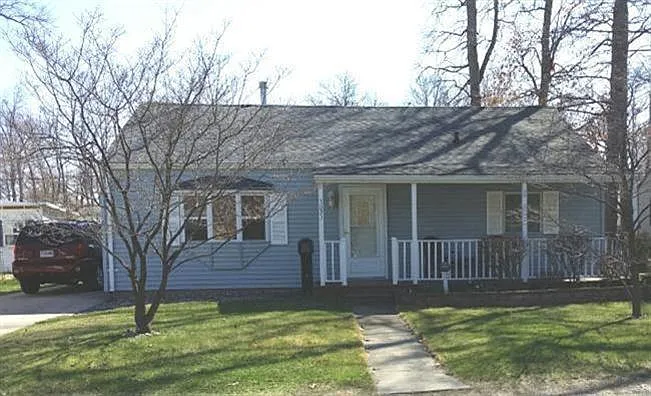 3022 Woodrow Ave photo 1