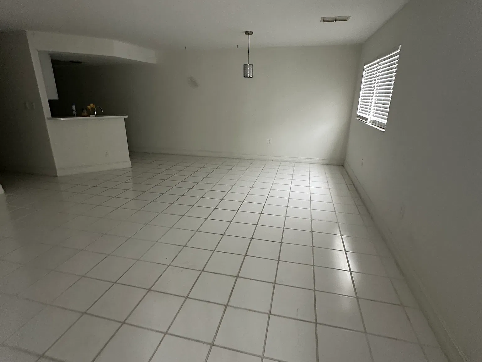 2 bed, 1.5 bath, 924 sqft, $1,300 — Photo 2