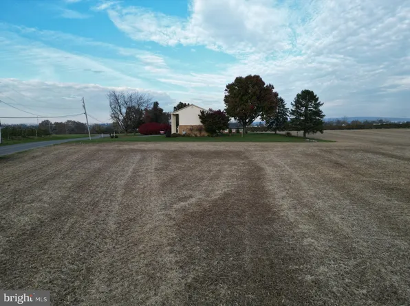 41 S Harvest Rd, Bird In Hand, PA 17505