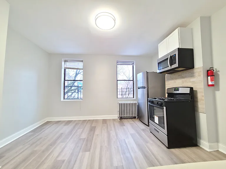 6308 Broadway #5E — Photo 3