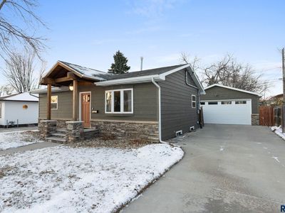 2408 E 19th St, Sioux Falls, SD, 57103