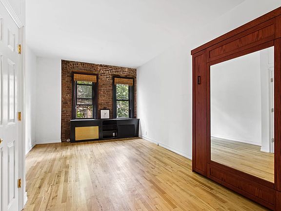 3rd image of 205 E 89th St APT 3D