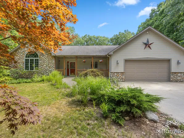 15348 Lyons Ln, Grand Haven, MI 49417