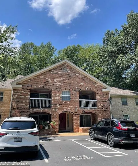 5900 Cove Landing Rd #202 — Photo 2
