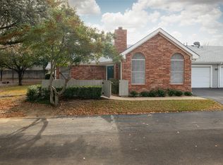 1006 Bridges Dr, Arlington, TX 76012