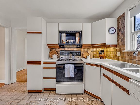 11th image of 249 Park Home Ave