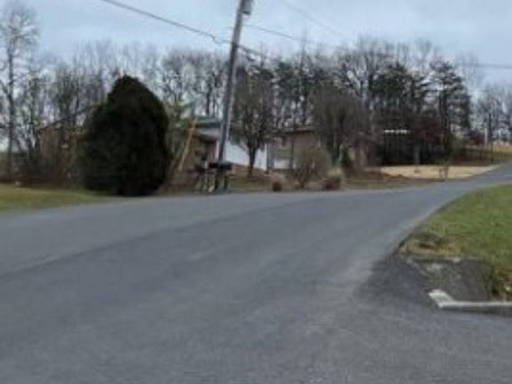 Exterior Neighborhood (street photo)