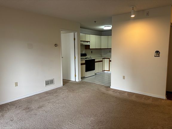 3rd image of 75 Washington Ave Unit 4-101