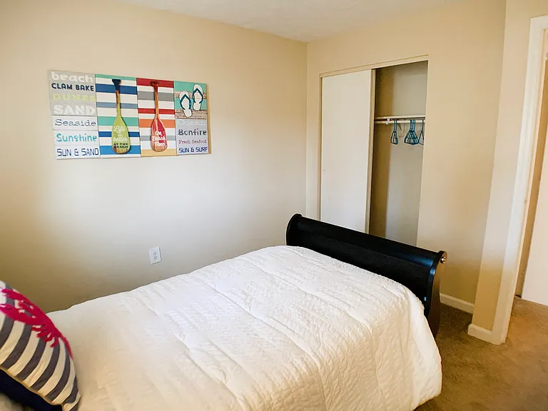 Oakwood Apartments — Photo 36