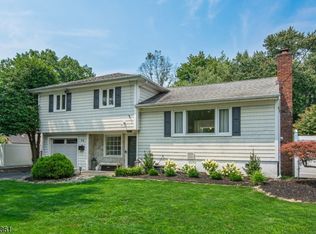 24 Martha Rd, Roseland Boro, NJ 07068