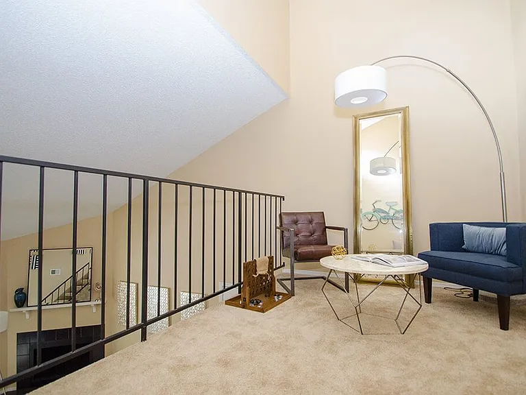 Sky Rock Apartments — Photo 5