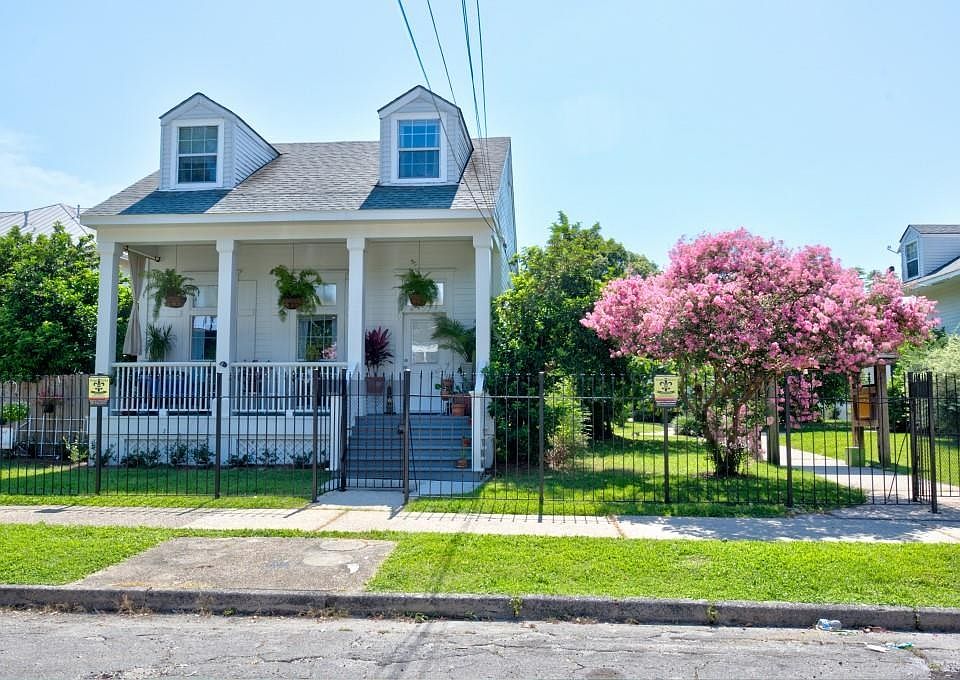 1st image of 2008 Marengo St