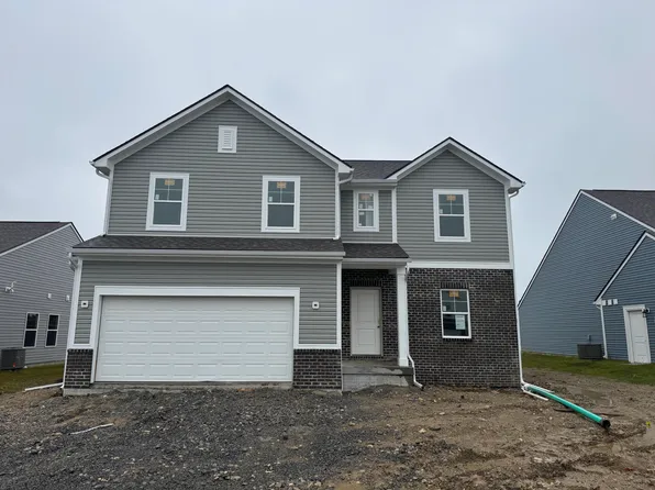 332 White Pines Dr, Bellefontaine, OH 43311