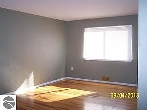 4th image of 9812A Minnesota St